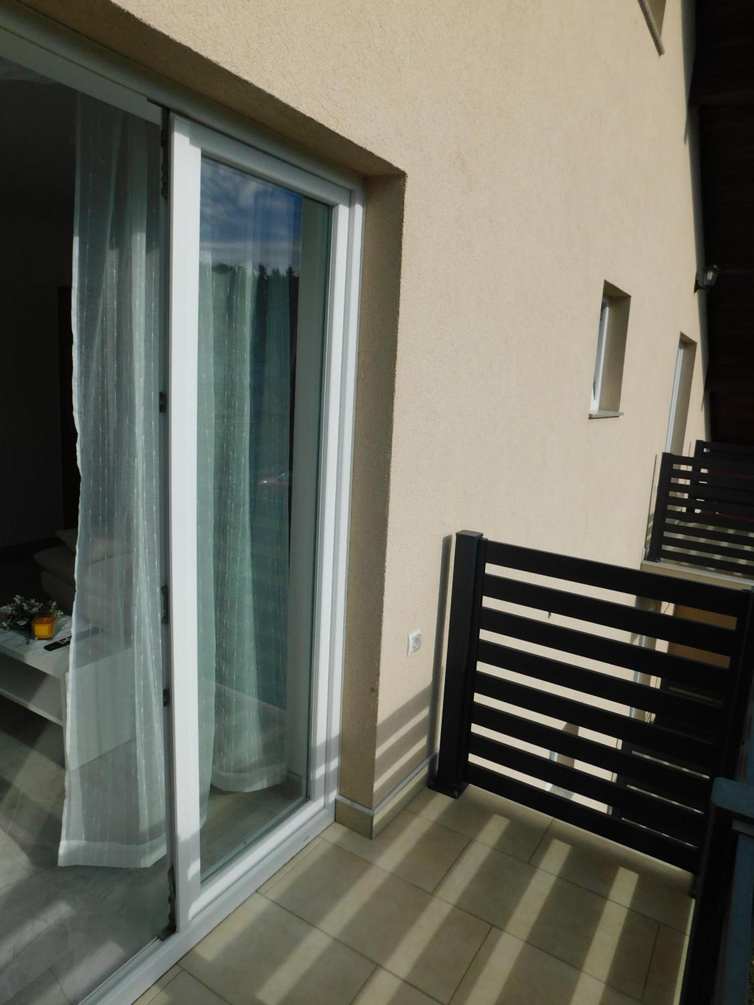 Apartman Nativis Оточац Экстерьер фото