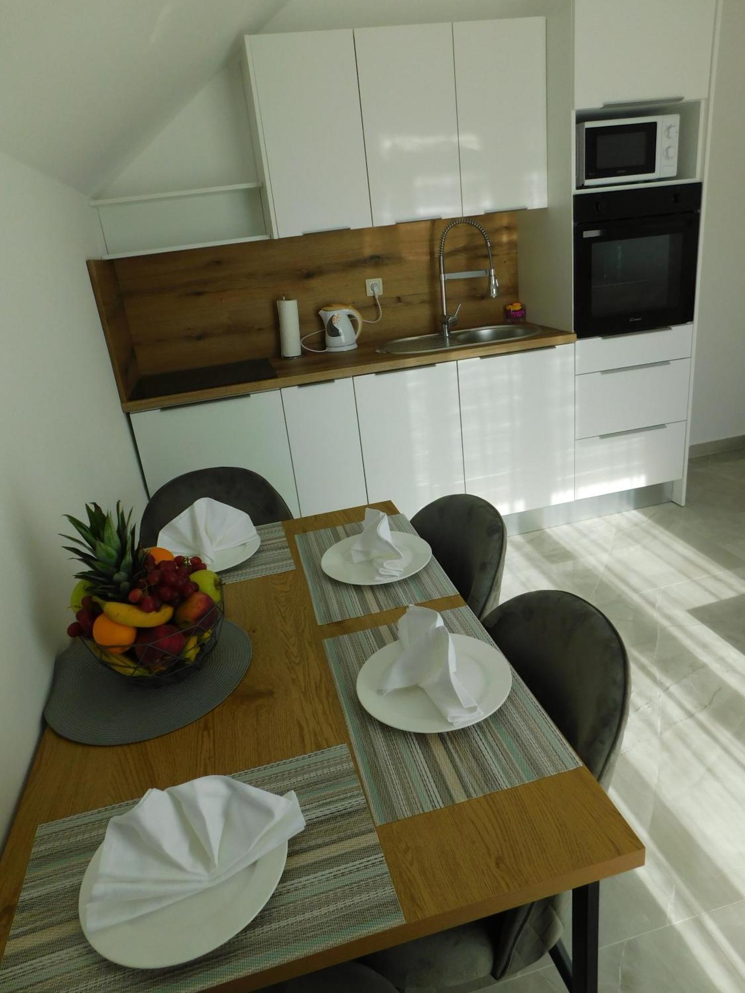 Apartman Nativis Оточац Экстерьер фото