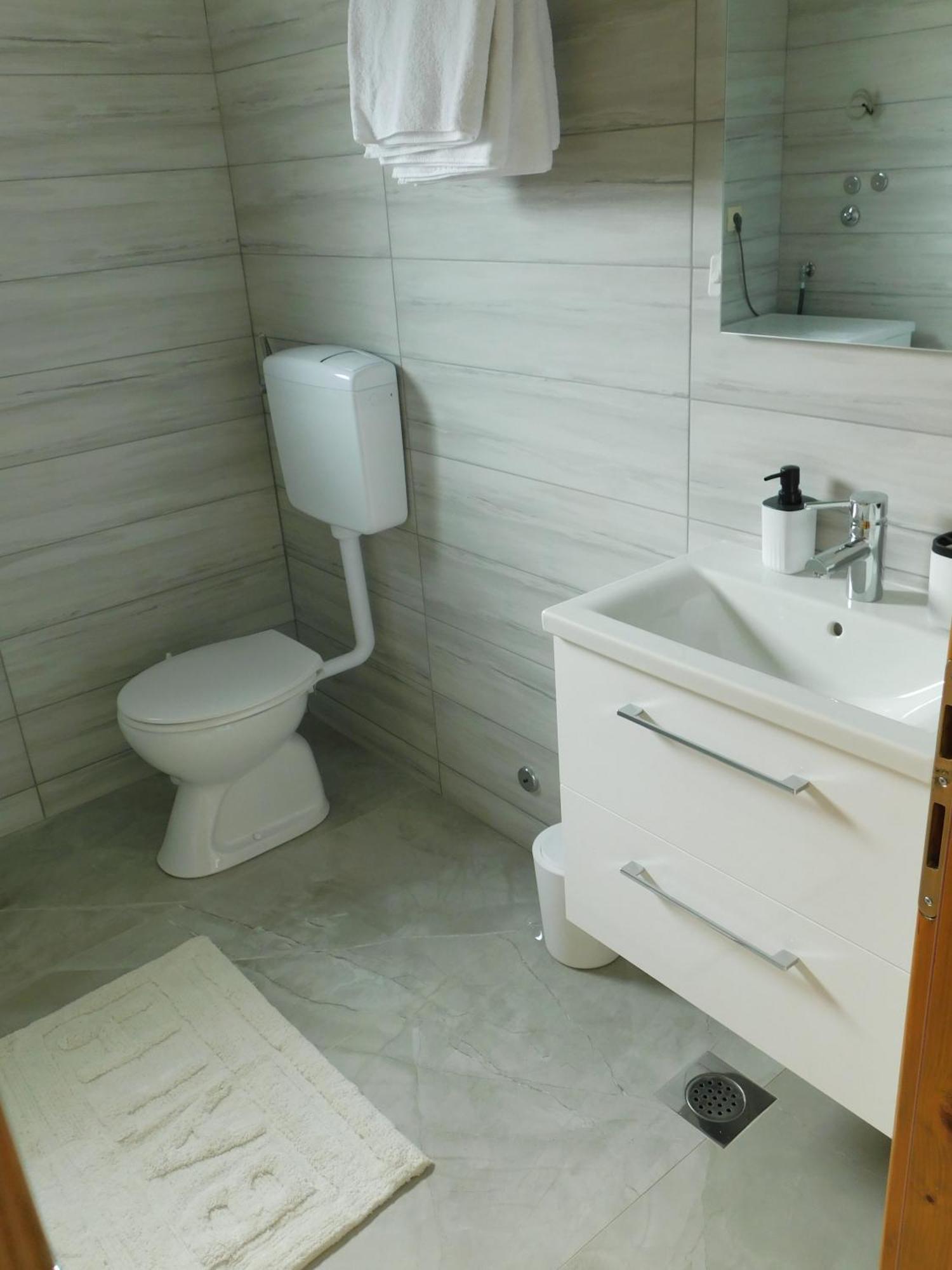 Apartman Nativis Оточац Экстерьер фото